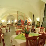 Jufa - Self Check-in Hotel 3*