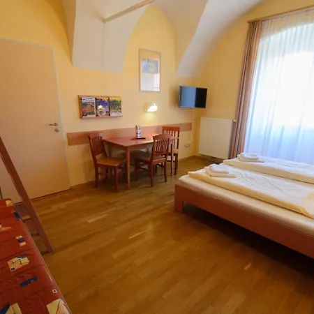 Jufa Hotel 3*