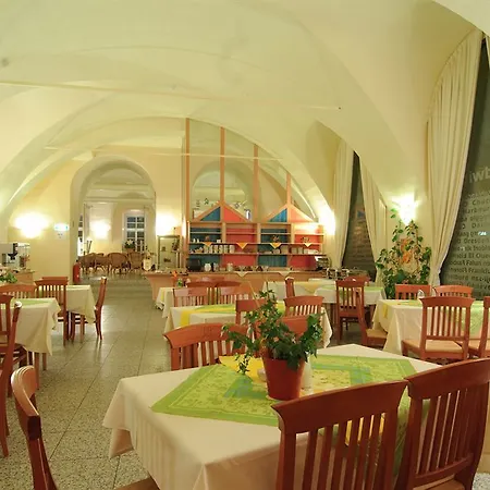 Jufa Hotel 3*