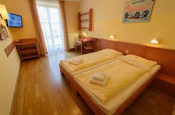 Jufa Hotel 3*