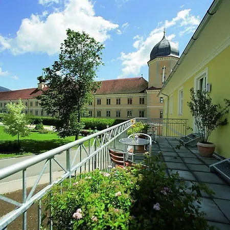 Hotel Jufa 3*