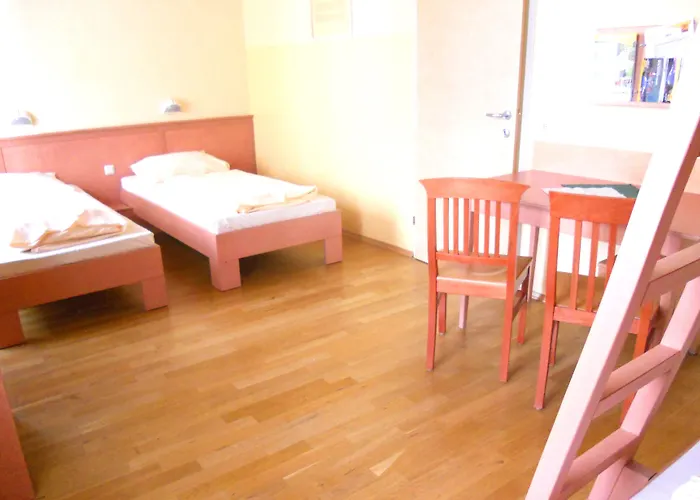 Jufa - Self Check-in Отель